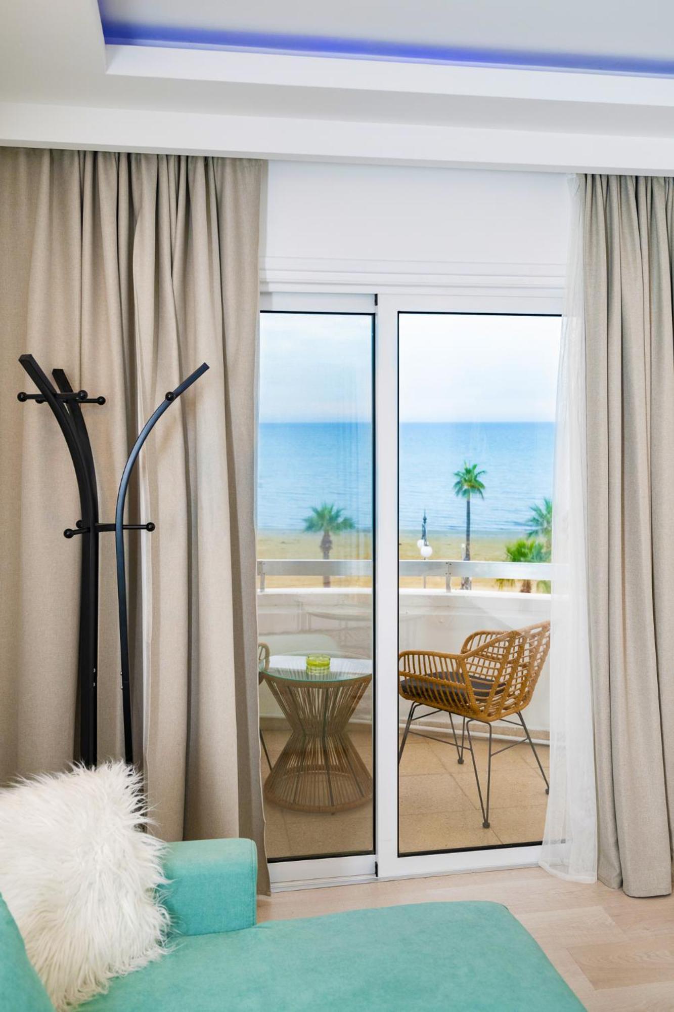 Lazuli Sea View Beachfront Ap 21 拉纳卡 外观 照片